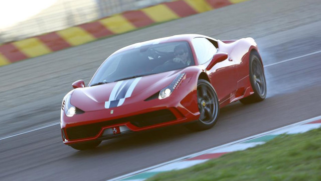 Ferrari 458 Speciale Looks Magnificent While Riding