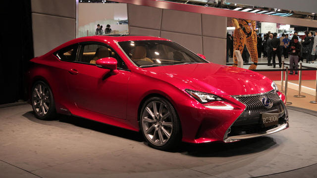 Lexus Awaits Worldwide Sales Record for 2013