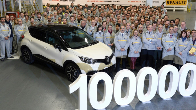 Renault Captur Celebrates 100,000 Vehicles Produced