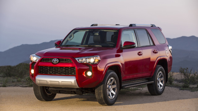 2014 Toyota 4Runner Sets Rough Style, Elegant Interior