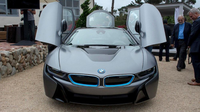 Pebble Beach Auction Obtains $825,000 for BMW i8