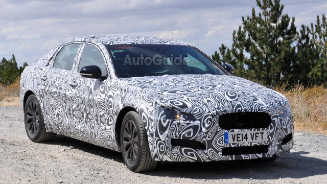 Spy Cameras Fixed Heat-Testing of the 2016 Jaguar XF