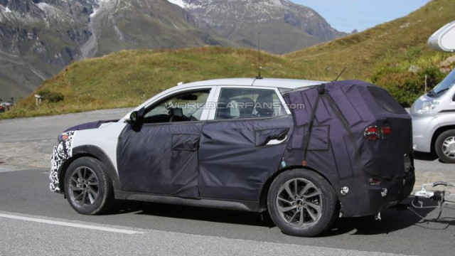 2016 Hyundai ix35 will be Less Camouflaged