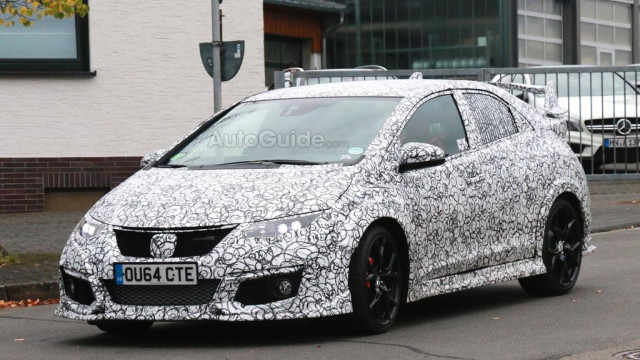 Honda Civic Type R Testing Caught by Paparazzi