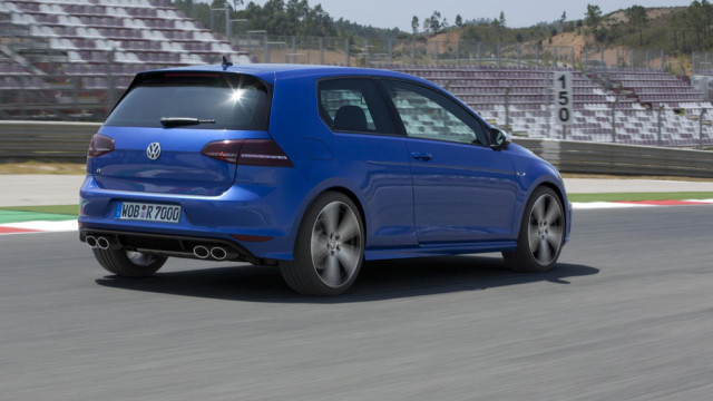 Volkswagen Golf R of 2016 Adds Manual Gear Box