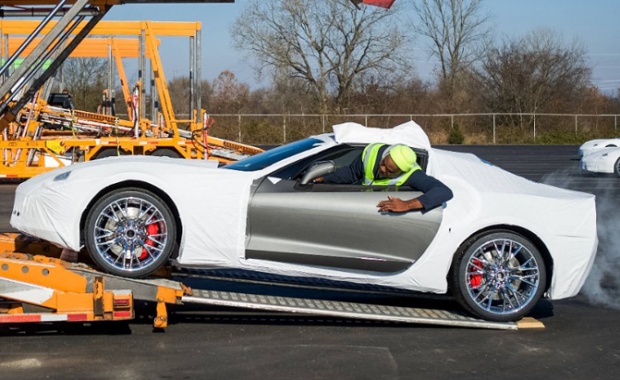 Corvette Z06 of 2015 Starts Shipping to Dealerships