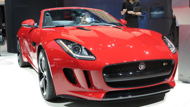 Jaguar Will Call Back All F-Types for Fixing Safety Bags