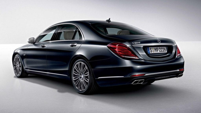 Early Spoiler of S600 from Mercedes