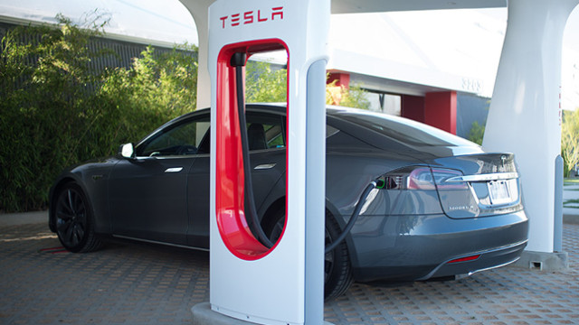 Tesla Supercharger: Now from the East Coast to the West Coast for Free