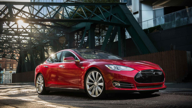 Tesla Model S Goes for Lease for American Businessmen