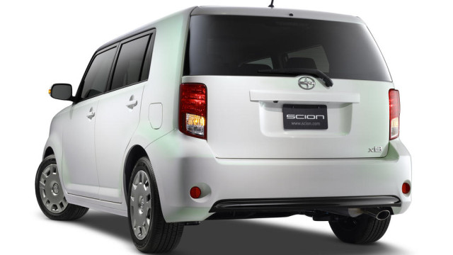 Fresh Fruity Look of Scion xB Release Series 10