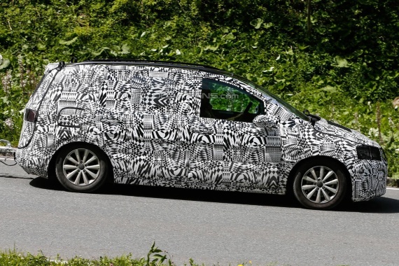 Volkswagen Touran Detected by Paparazzi, American Release is Possible