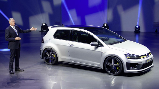 Volkswagen Will Make its Decision on Golf R400 Production