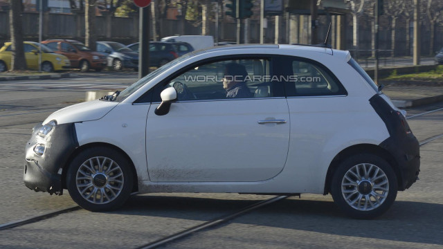 Facelifted Fiat 500 Was Seen in Northern Italy