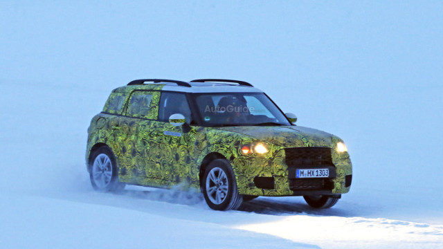 Spy Photos of Mini Countryman Plug-In Hybrid Caught During Testing