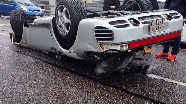 Why did Rare Porsche 959 flip over in Geneva?