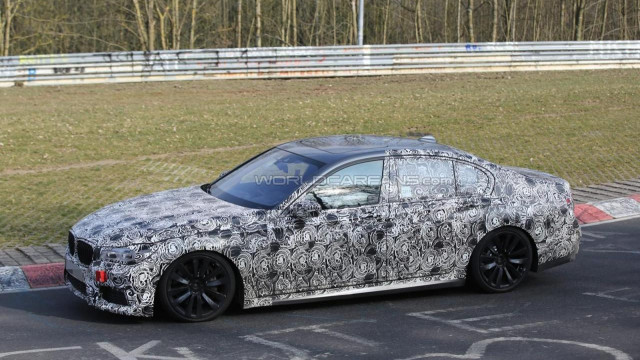 Spy Photos of the 2016 BMW 7 Series M Sport