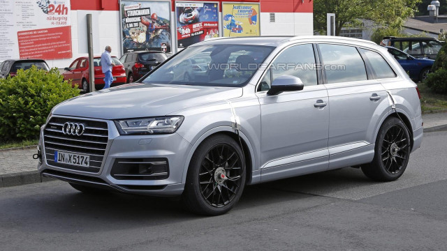 Audi SQ7 without Camouflage