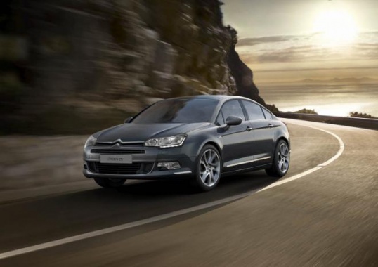 Updated Tech and Two New Engines for Citroen C5