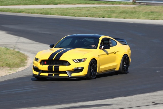 2015 Ford Shelby GT350R As Fast As Porsche 911 GT3
