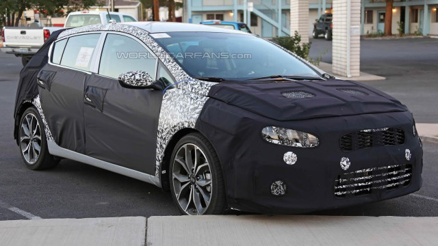 Meet spied Kia Forte Hatchback, Coupe and Sedan facelift