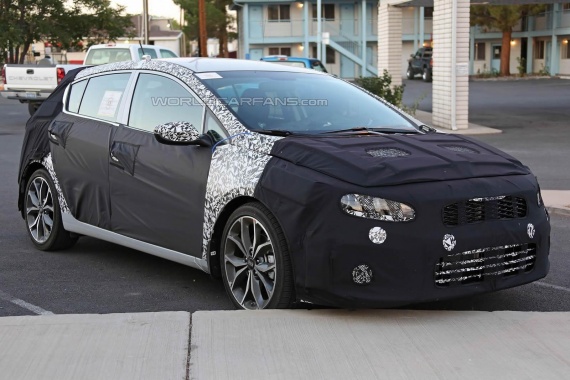 Meet spied Kia Forte Hatchback, Coupe and Sedan facelift