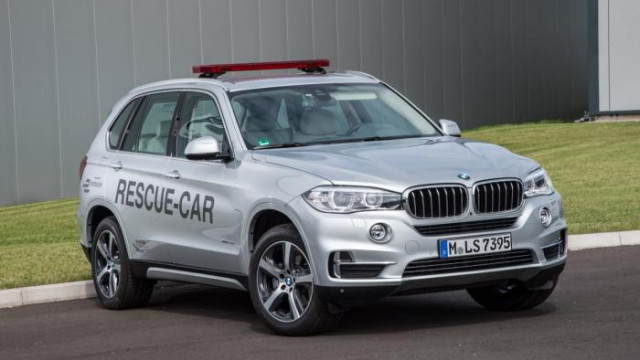 Formula E presents its BMW X5 xDrive40e Rescue Car