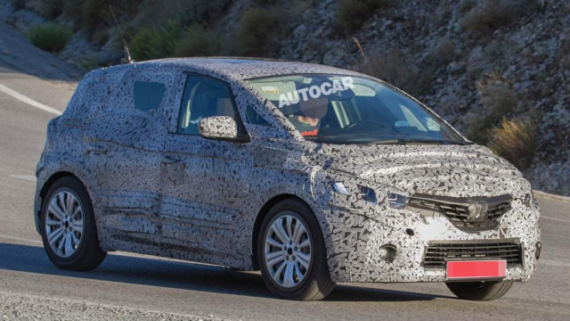 First Photos of 2016 Renault Scenic