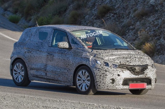 First Photos of 2016 Renault Scenic