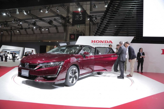 The Clarity Fuel Cell from Honda: as Easy as a Petrol Vehicle