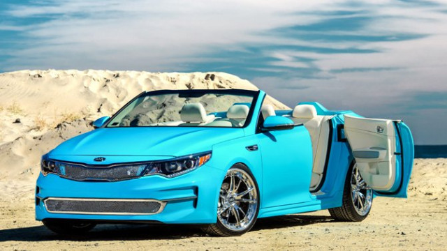 Kia Optima at 2015 SEMA Show without its Top