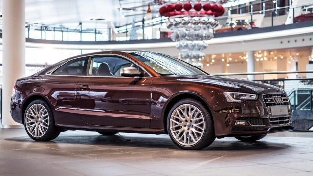 Mahogany Mica S5 Coupe from Audi