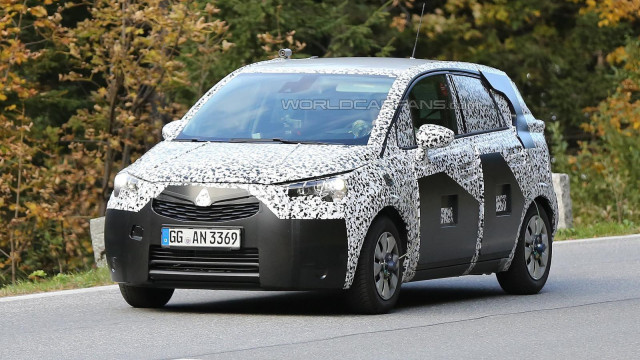 Paparazzi spied the 2017 Opel Meriva