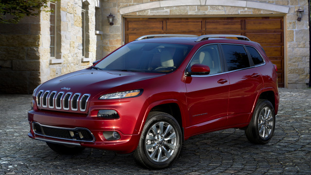 $34,695 for 2016 Jeep Cherokee Overland