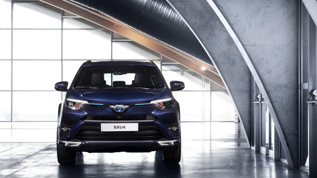 See the RAV4 Sapphire Hybrid Concept from Toyota