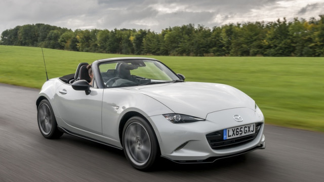 New York, Wait for the MX-5 Roadster Coupe from Mazda