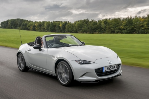New York, Wait for the MX-5 Roadster Coupe from Mazda