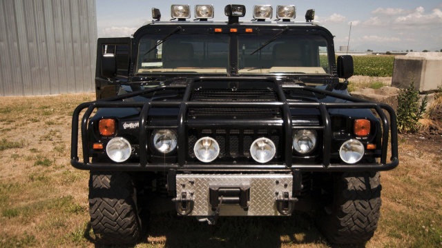 Tupac's Hummer H1 will be auctioned