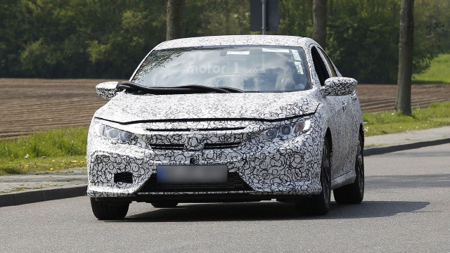 Paparazzi caught 2017 Civic Hatchback from Honda