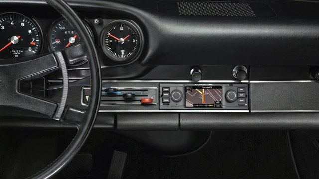 Navigation Unit for Porsche's Classic U.S. Cars