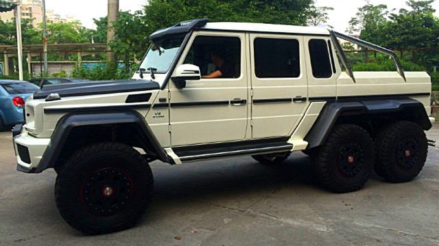 Mansory G63 AMG 6x6 Caught on Fire in China During an Accident