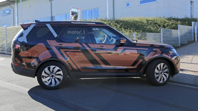 2017 Land Rover Discovery With No Camouflage (Almost)