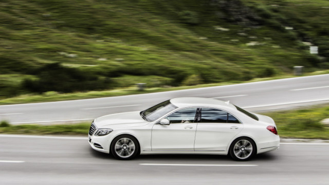 Wireless Charging From 2017 Mercedes S550e Plug-In