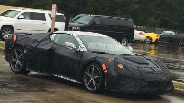 Paparazzi caught Chevrolet Corvette with mid-engine