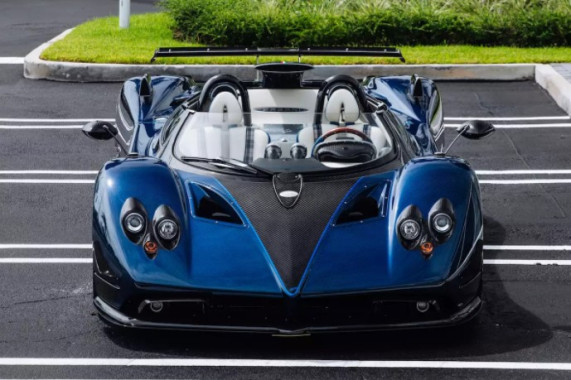 Pagani will celebrate the world record with a presentation in Geneva