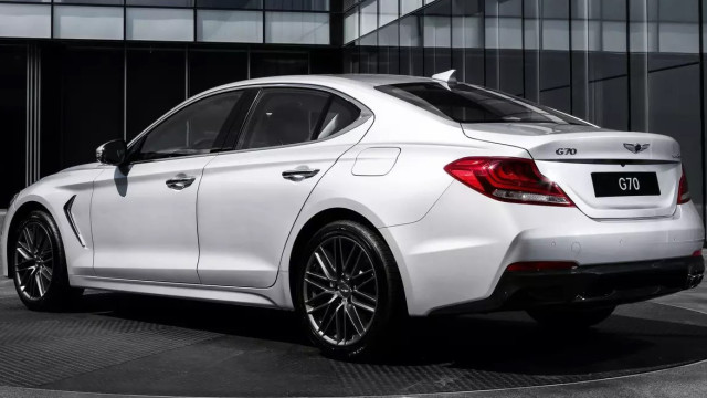 The new Genesis G70 will receive three pedals and a rear-wheel drive