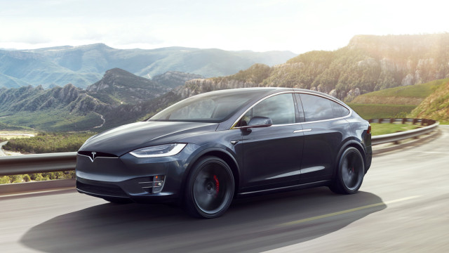 Electric Tesla Model X blew up after the accident