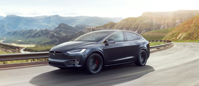 Electric Tesla Model X blew up after the accident