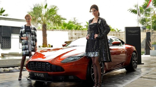 Women In China Wants Aston Martin!