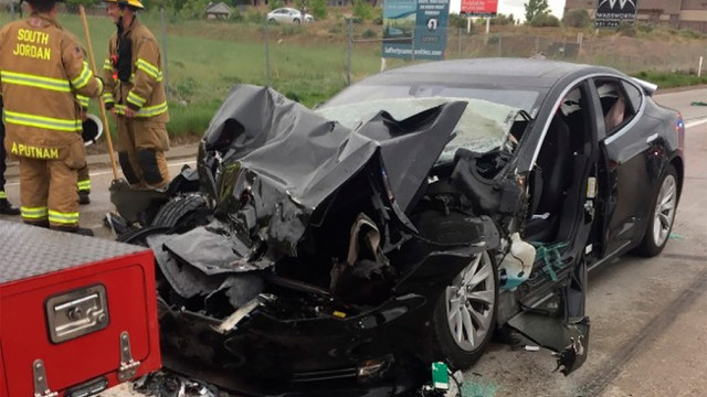 Unmanned Tesla Model S crashed